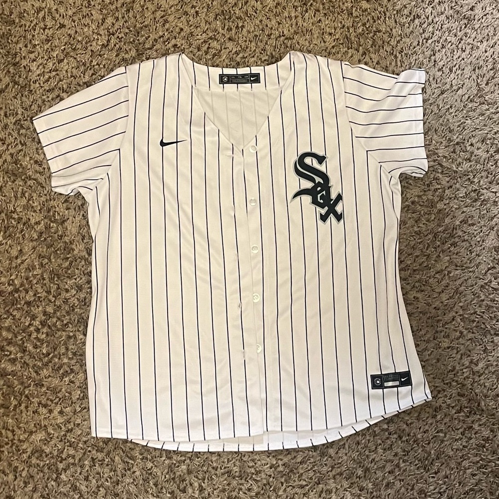 Women’s Nike Chicago white Sox’s Jersey, XXL, excellent condition